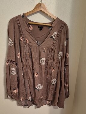 Torrid Size 0 Boho Floral Peasant Blouse Eyelet Trim Beige Pink Long Sleeve